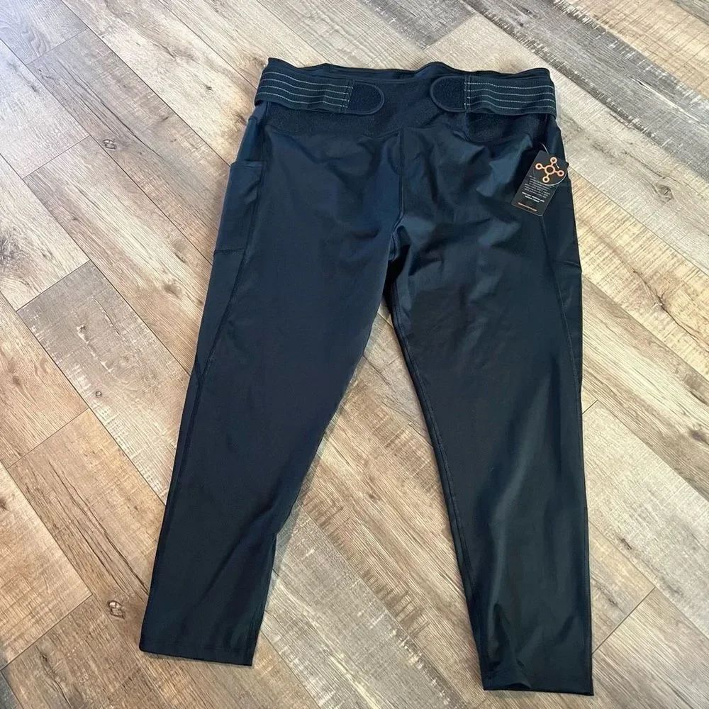 Tommie copper women A 2 Pocket crop  leggings 24” size 3XL
